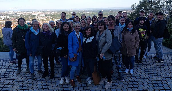 Abbildung des Teams der Ortsverwaltung Wolfartsweier.