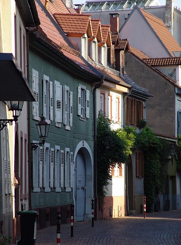 Historisches Haus an einer Straße