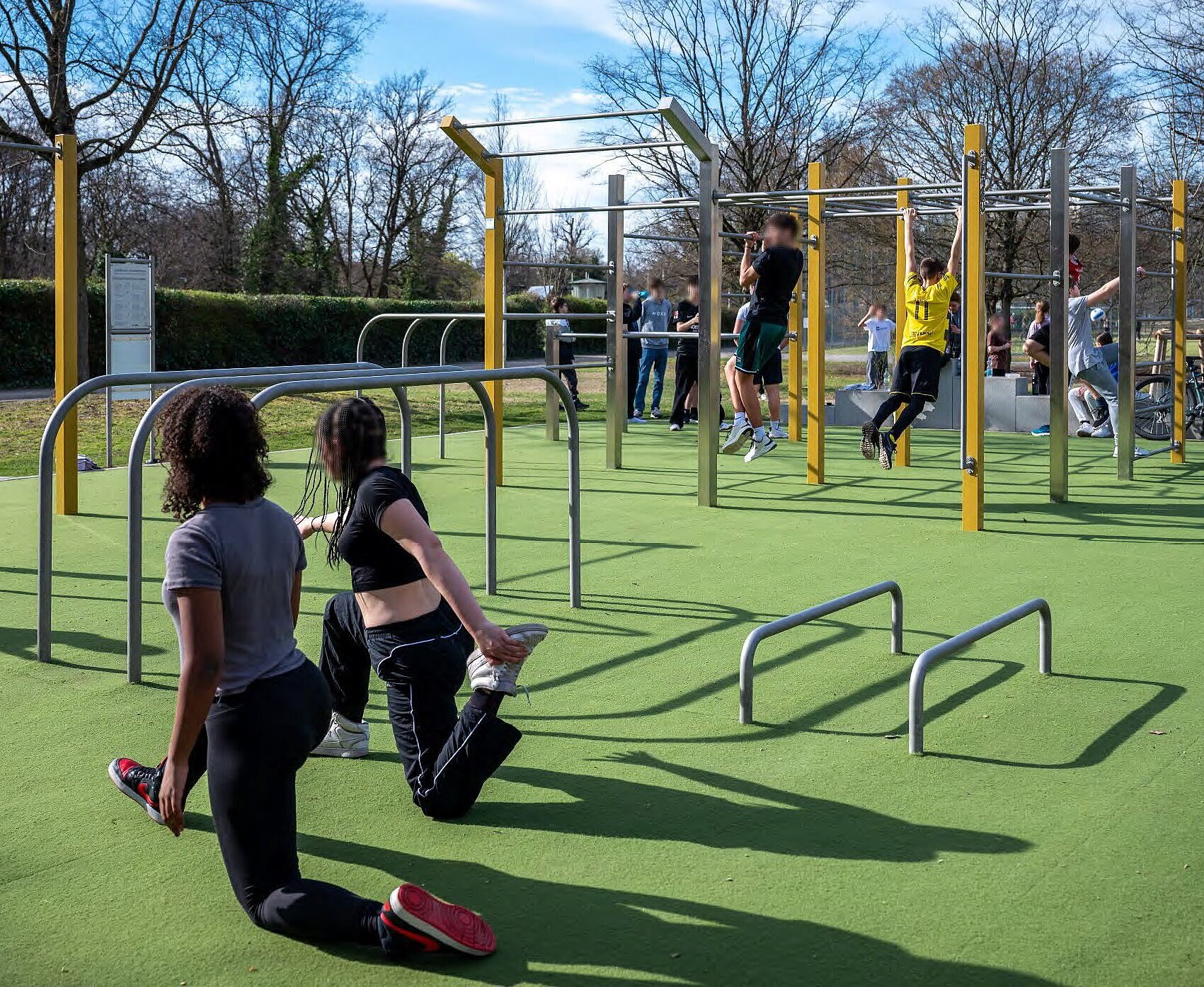 Titelbild Broschüre Bürgerumfrage Sport und Bewegung 2023