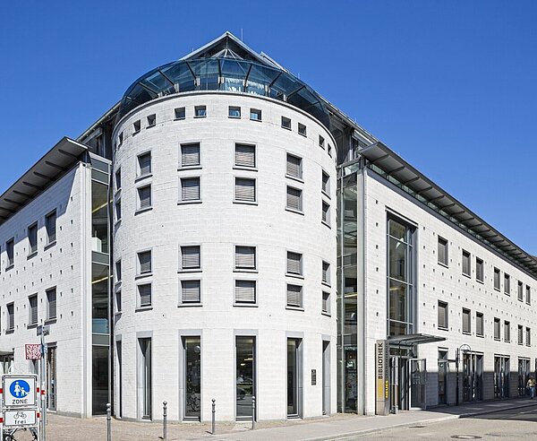 Außenansicht der Stadtbibliothek Karlsruhe.