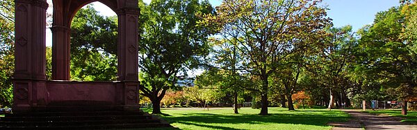 Der Alte Friedhof im Herbst