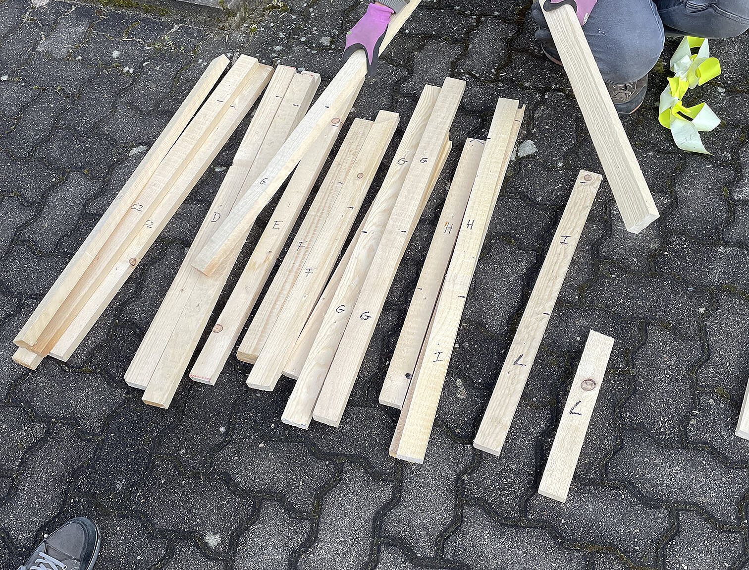 Holzlatten auf dem Boden