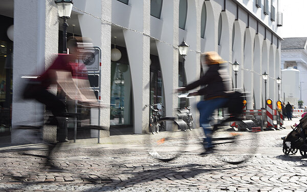 Das Foto zeigt den Radverkehr auf dem Zirkel.