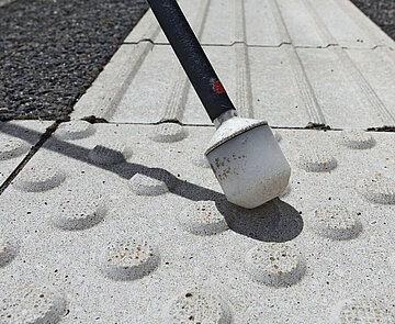 Barrierefrei mobil - Das Foto zeigt eine Taktile Leitfläche.