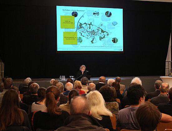 Bild des Einführungsvortrag mit Publikum