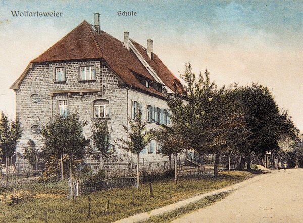 Historische Abbildung der Grundschule Wolfartsweier.