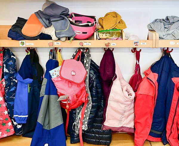 Garderobe für Kinder im Kindergarten