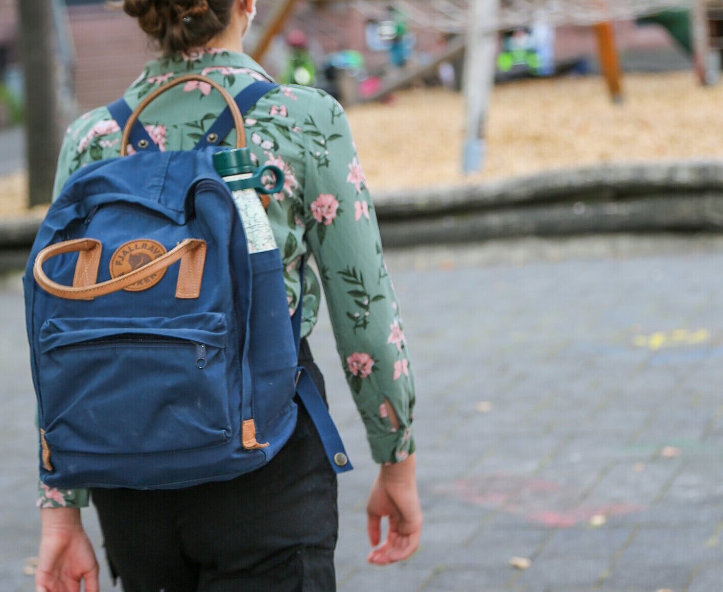 sicherer Schulweg in Coronazeiten (mit Maske)