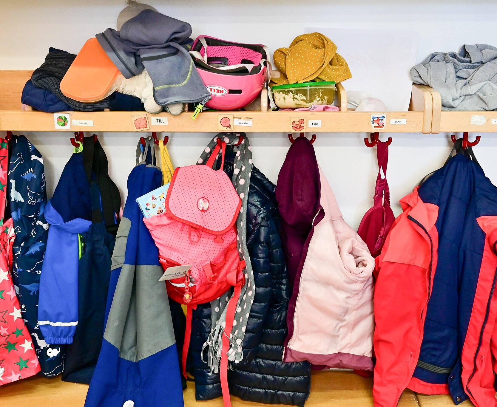Garderobe für Kinder im Kindergarten