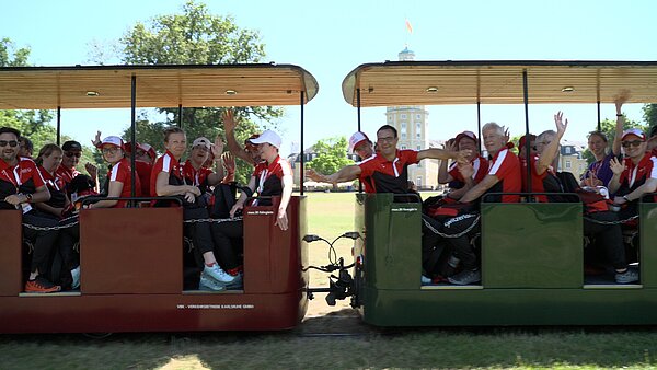 Eine Fahrt mit der Schlosgartenbahn stand auf dem Programm der Schweizer Delegation in Karlsruhe