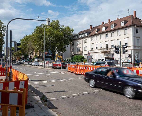 Baustelle zur Neugestaltung der Kriegsstraße in Höhe der Hirschstraße