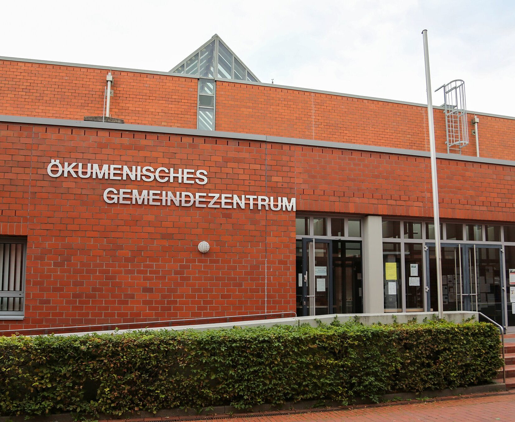 Außenansicht des Ökomenischen Gemeindezentrum in Oberreut