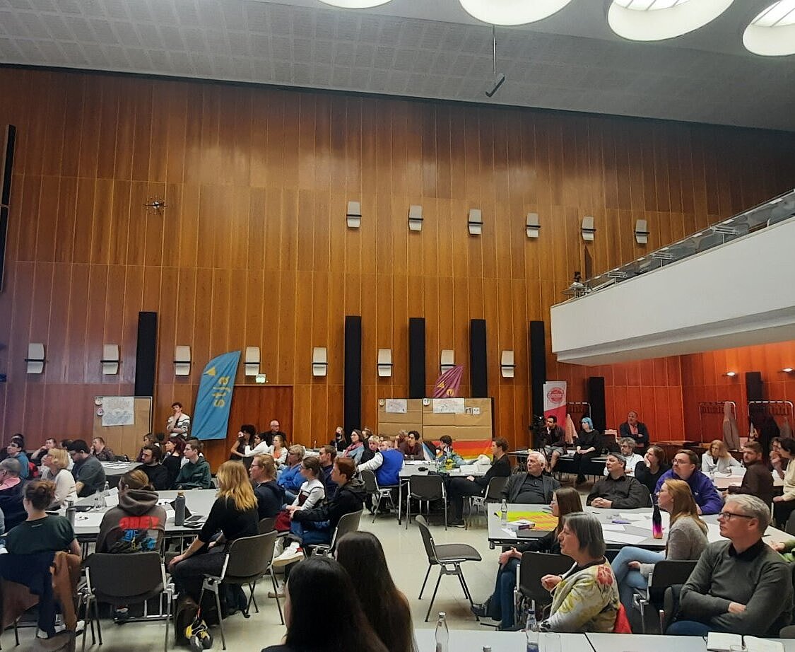 Konferenz im Rathaus: Im Bürgersaal, wo üblicherweise der Gemeinderat tagt, vertraten die Jugendlichen ihre Anliegen.